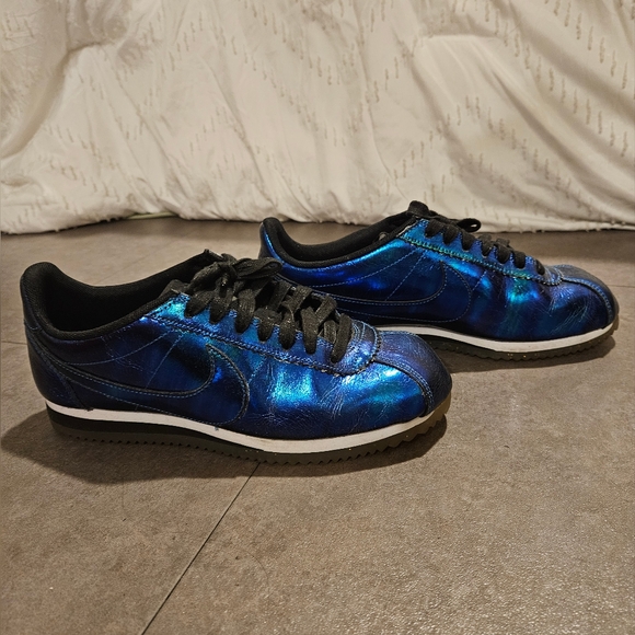 Nike Classic Cortez Iridescent Soar - Size 8W - Picture 2 of 10